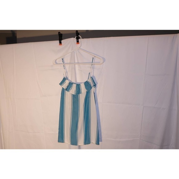 Old Navy ruffle Cami White Blue Vertical Stripe - Picture 2 of 14